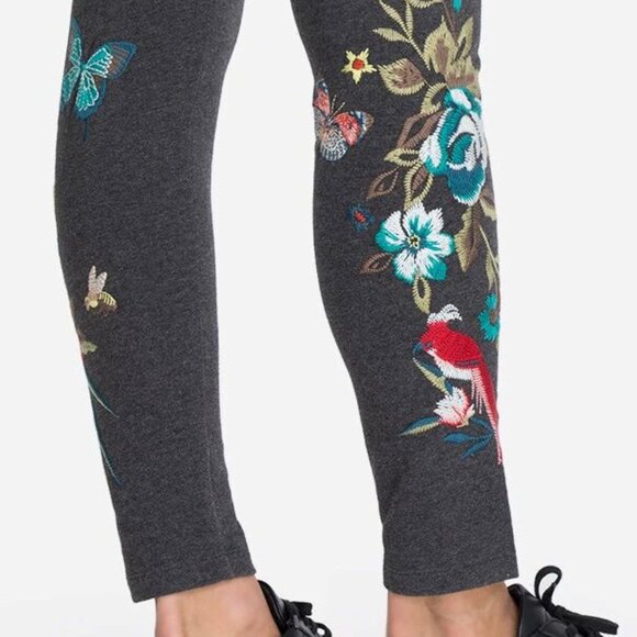 Johnny Was Gen French Terry Pullover Floral Embroidered Top Sweatshirt Black New - Picture 9 of 9